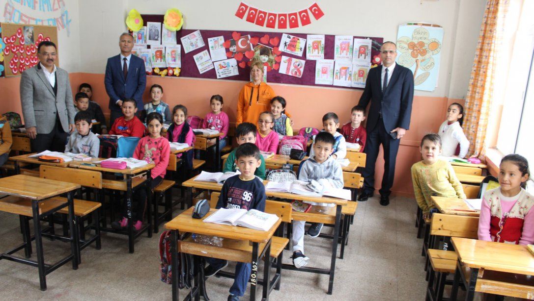 AÇIKYÖRÜK, Barbaros İlkokulu/Ortaokulu ile 75.Yıl Anaokulunu ziyaret etti.