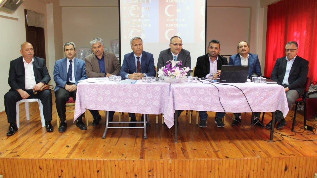 Rehber Öğretmenlerin katıldığı Mesleki Tanıtım Toplantısı Erdemli Anadolu İmam Hatip lisesinde yapıldı.