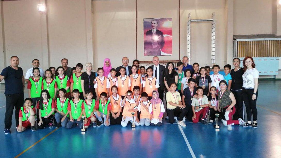 Kaleli Yakan Top Turnuvası Finali Erdemli Ertuğrul Gazi Mesleki ve Teknik Anadolu Lisesi Spor Salonunda yapıldı.