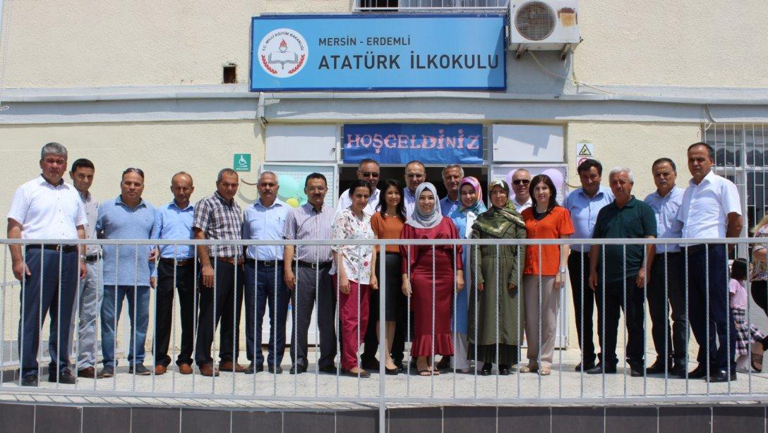 2018-2019 Eğitim öğretim yılı yıl sonu karne töreni Atatürk İlkokulunda yapıldı.