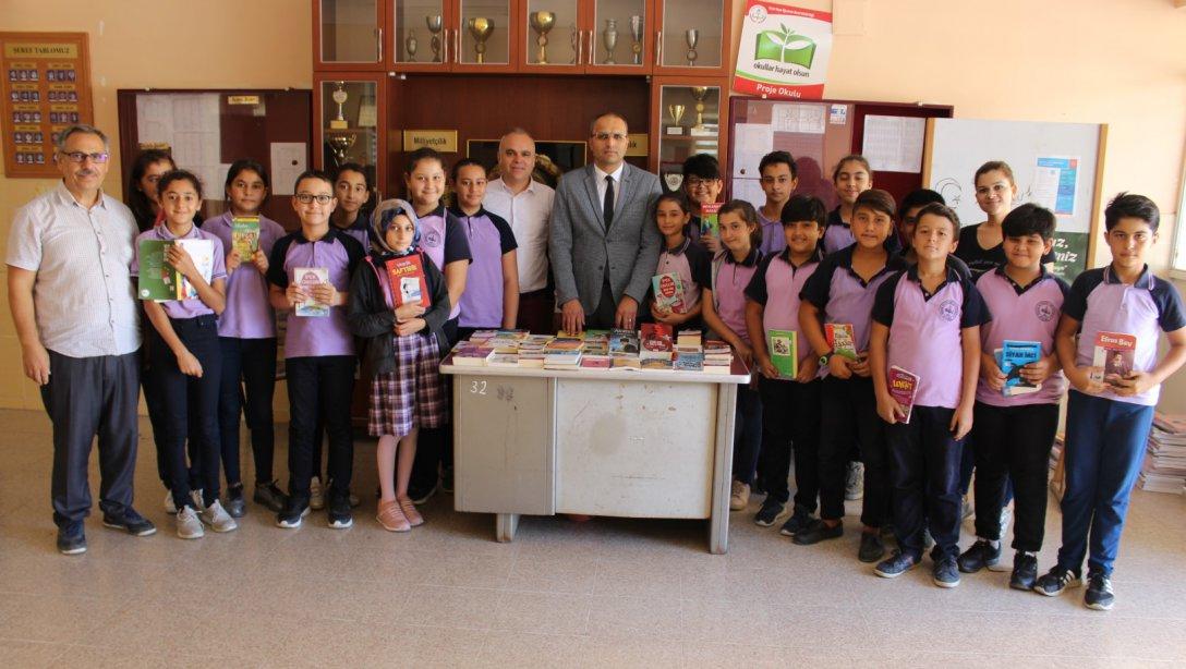İlçe Milli Eğitim Müdürü Yusuf AÇIKYÖRÜK Tömük Sinan Suverir Ortaokulunu ziyaret etti.