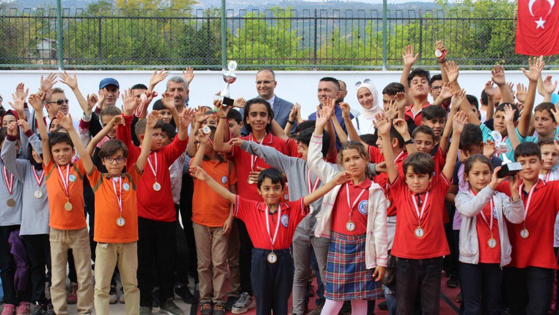 Pınarbaşı Şehit Polis Bayram Göde İlkokulu ve Ortaokulunda Satranç Turnuvası Heyecanı