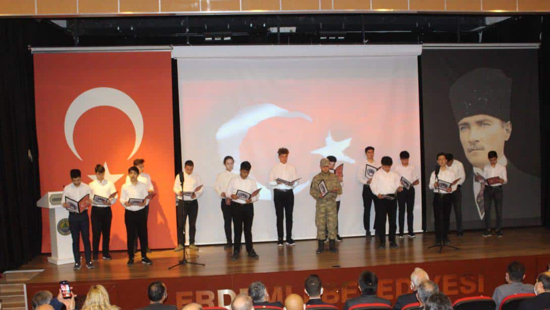 12 Mart İstiklal Marşımızın Kabulü ve Mehmet Akif Ersoy'u Anma Programı Erdemli Belediyesi Kültür Merkezinde Düzenlendi.