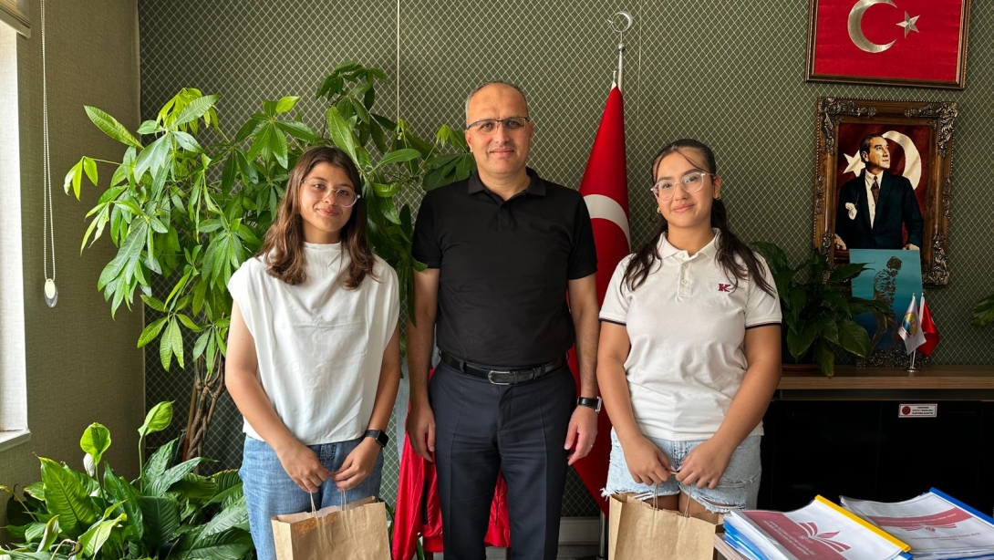 15 Temmuz Temalı Kompozisyon Yarışması Sonuçlandı: Dereceye Giren Öğrencilere Ödülleri Verildi