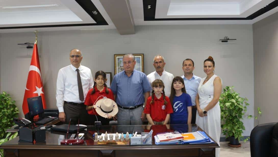 Öğrencilerden Kaymakam Tetikoğlu'na TEKNOFEST Projesi Sunumu