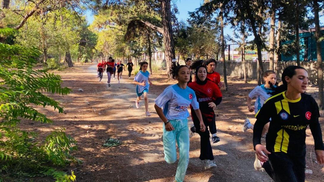 Cumhuriyet Koşusu Talat Göktepe Tabiat Parkı'nda Gerçekleştirildi